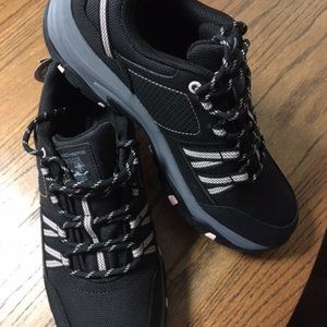 NEW Skechers Outdoor Footwear  Size 8.5 Women's